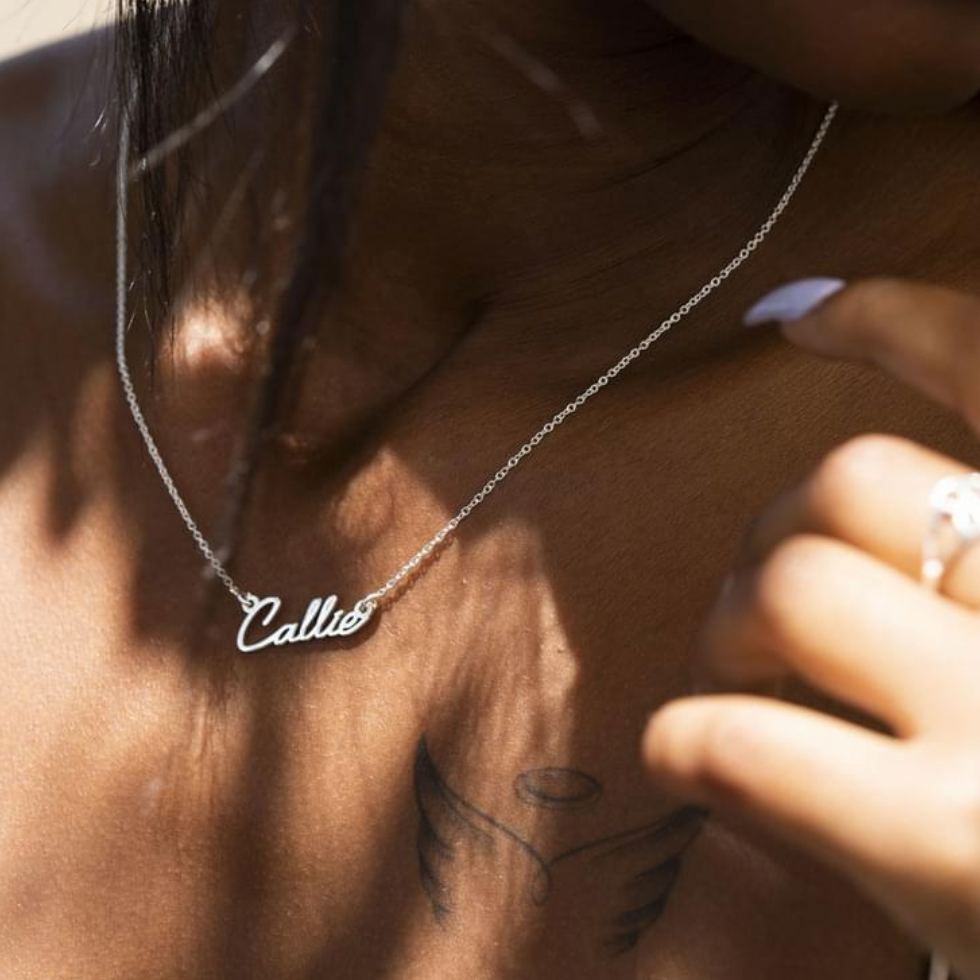 English Dainty Name Necklace